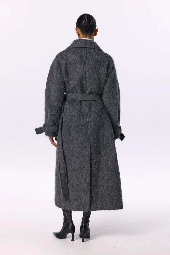 Maxi alpaca coat with lowered sleeves - photo 6