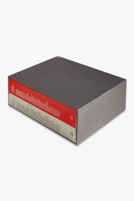 Книга Pentagram: Living by Design