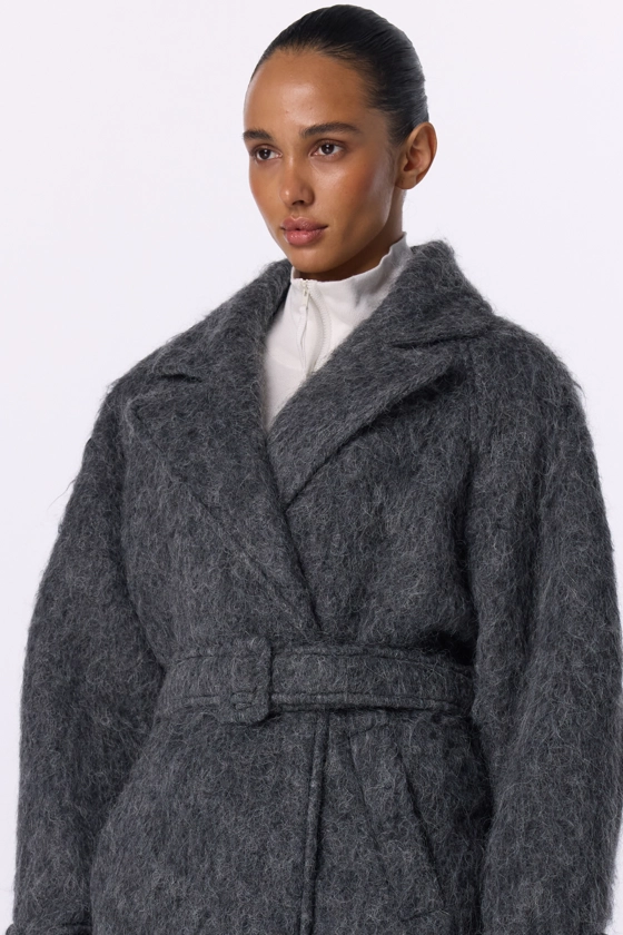 Maxi alpaca coat with lowered sleeves - photo 8
