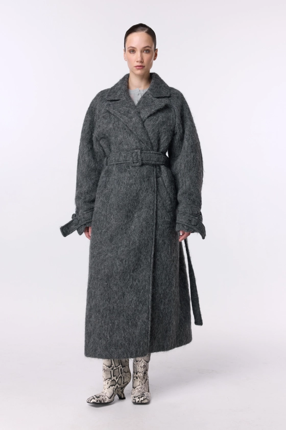 Maxi alpaca coat with lowered sleeves - photo 3