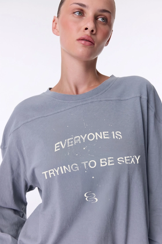 Лонгслів Everyone is trying to be sexy - фото 1